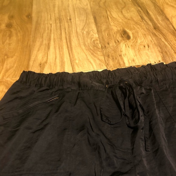 Lane Bryant Dark Grey Lightweight Satin Feel Cargo Utility Pants Womens Size 24 - Picture 5 of 12